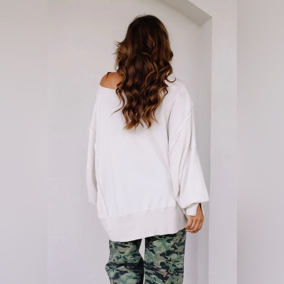 Free People Highland Cow Graphic Camden Sweatshirt ~ Size Large ~ NWT - Picture 6 of 13